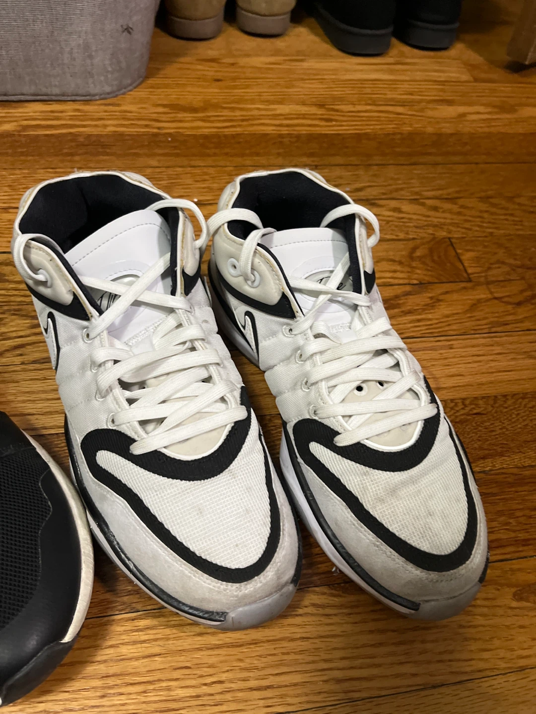 Nike Athletic Shoes .. - photo 5