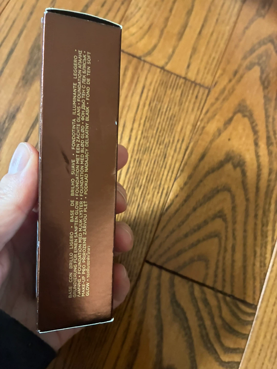 Hourglass Ambient Soft Glow Foundation - photo 4