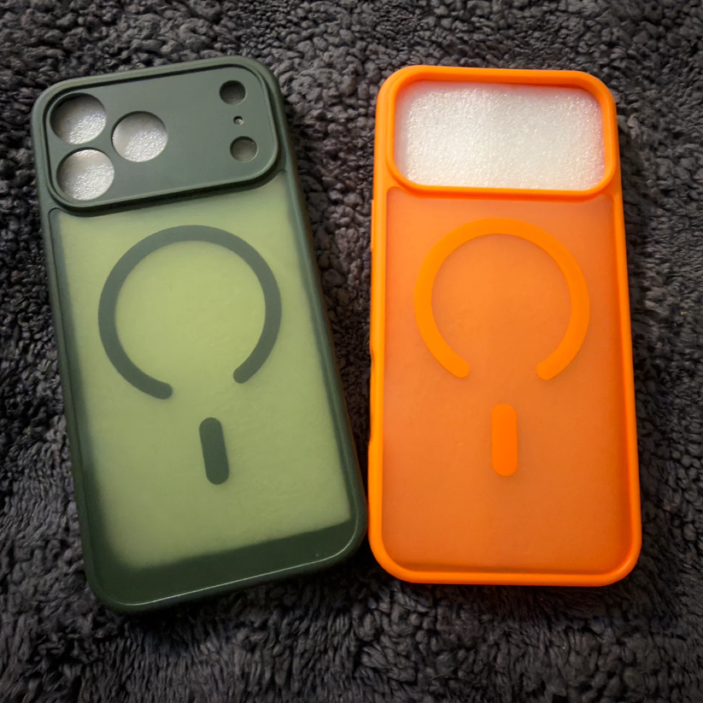 2x MagSafe Phone Cases - Green & Orange