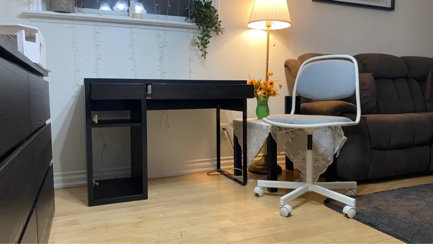 2 revolving and height adjustable chairs