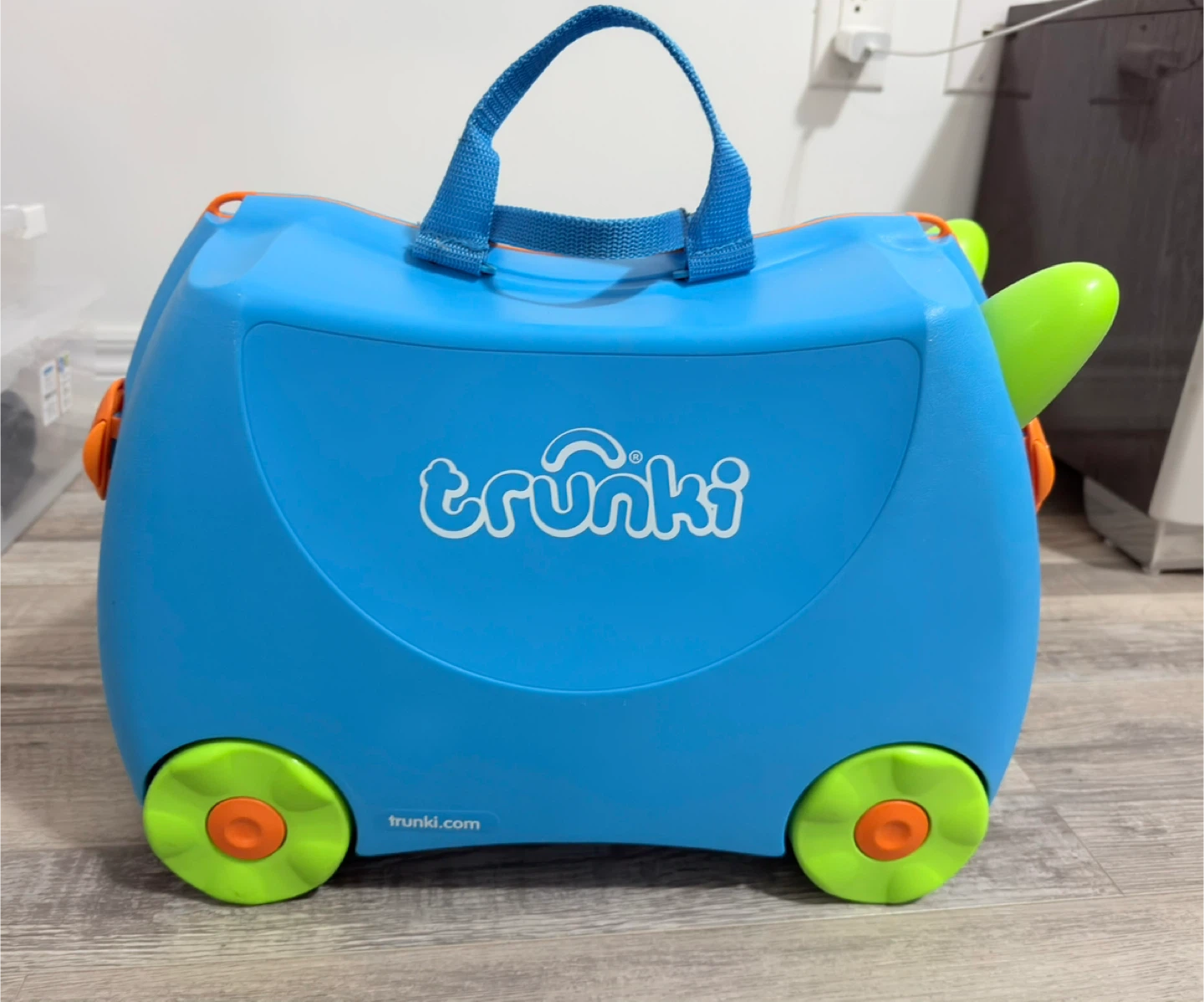 Like New!! Trunki Kids Ride-On Suitcase - Blue