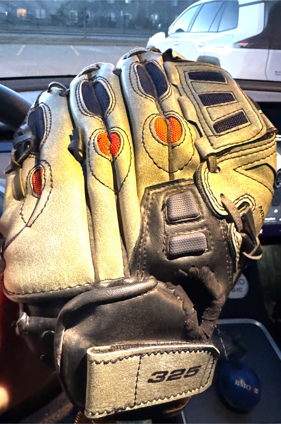 Wilson 10 1/2 inch Baseball Glove - photo 2