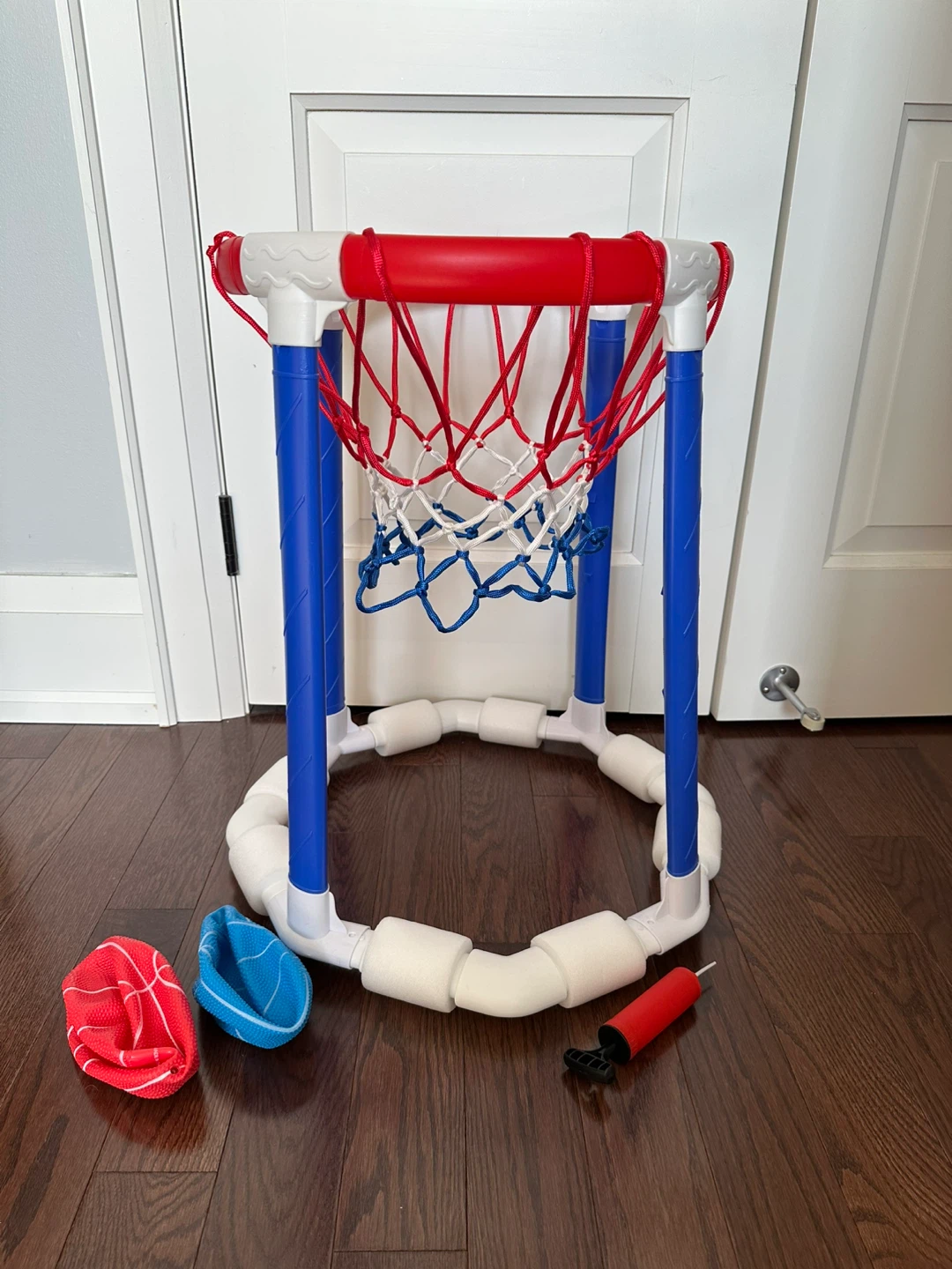 Pool floating basketball net, pump, and balls NEW