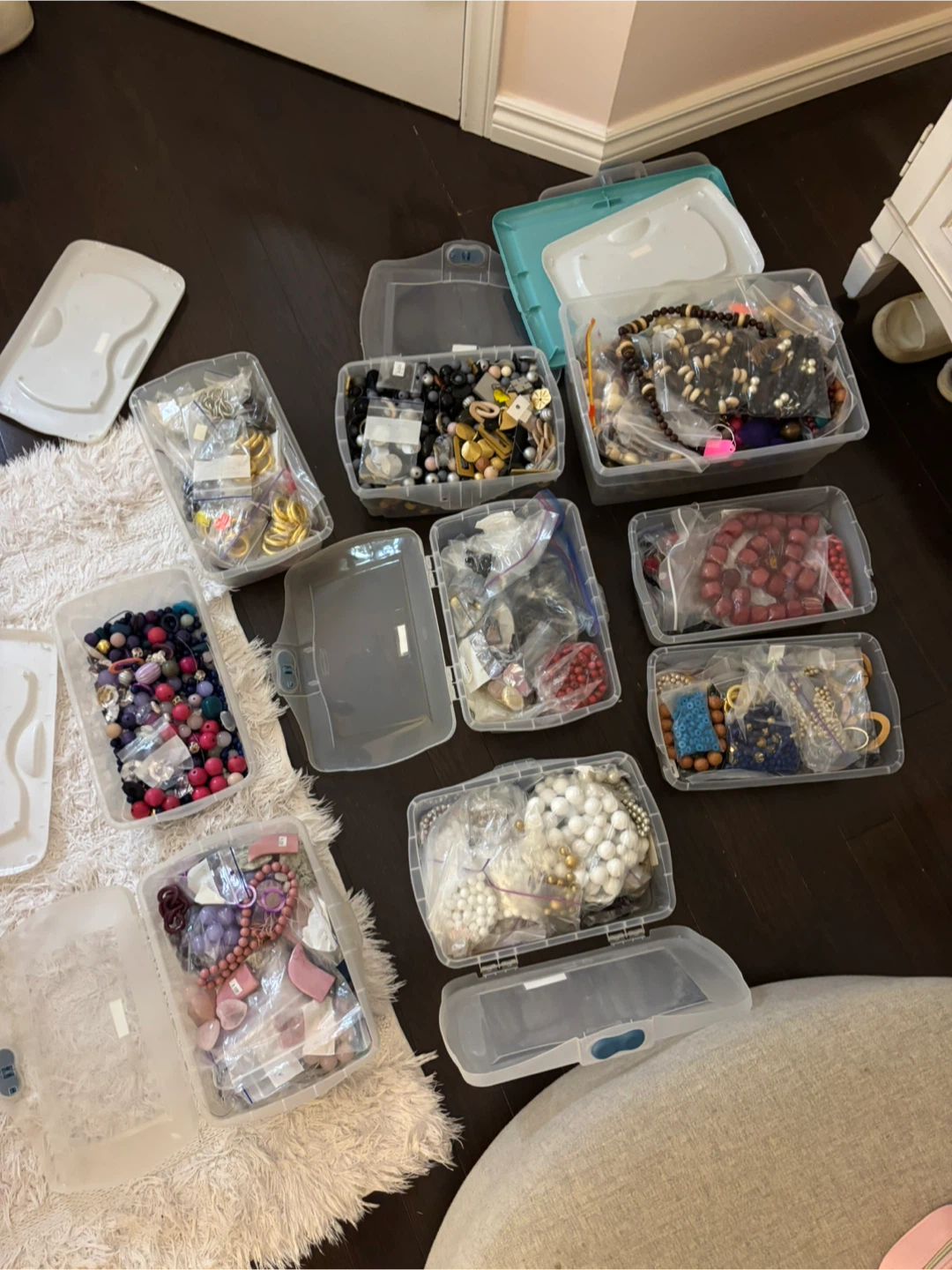 ‼️HUGE LOAD OF BEADS ‼️WORTH OVER $350! 9 BOXES