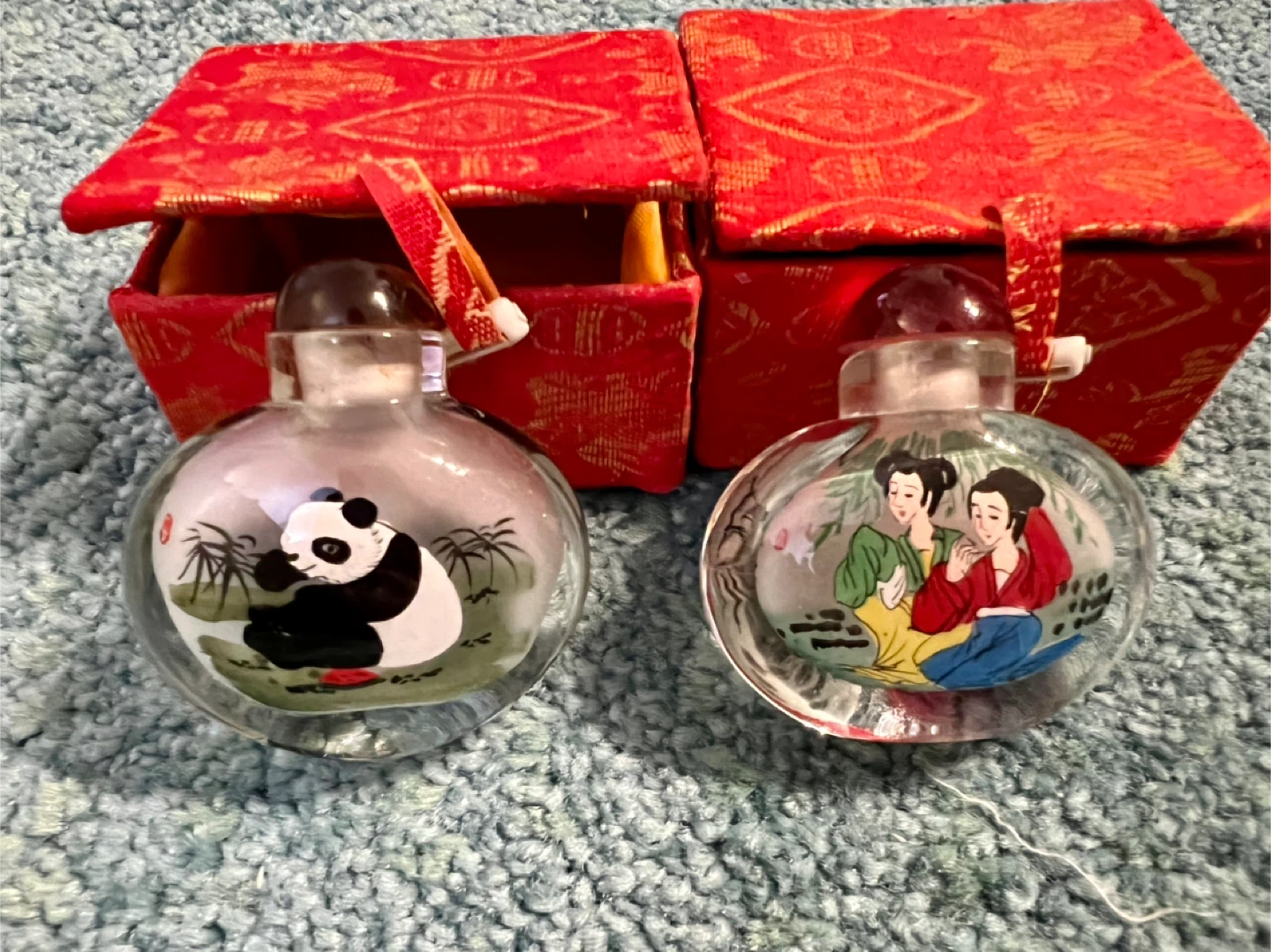 Vintage Chinese hand painted Snuff Bottles Set with Boxes - photo 3