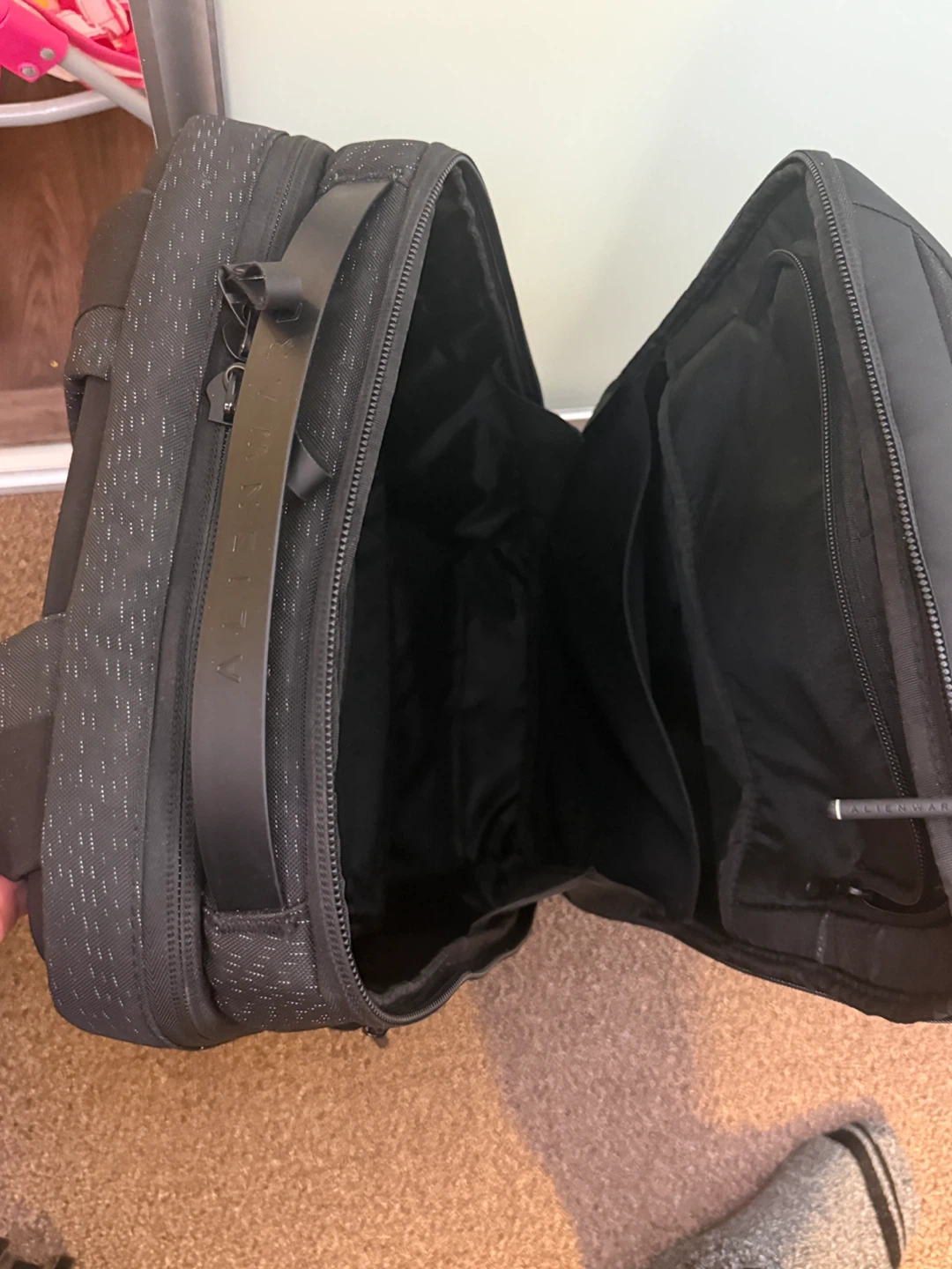Dell Alienware Horizon 17" Gaming Backpack, Modern - photo 2