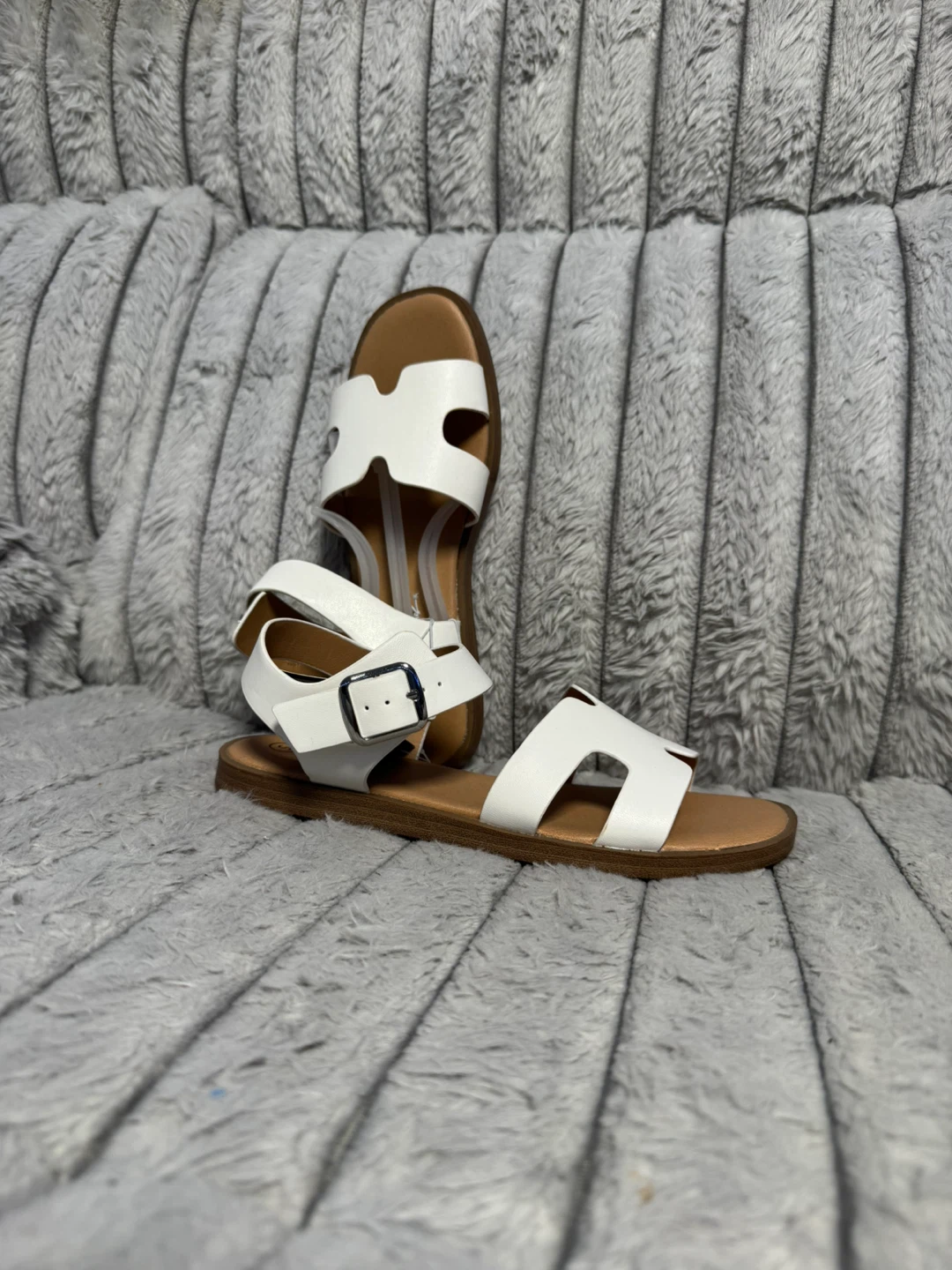 Cat & Jack White H-Strap Sandals Size 5 - photo 5