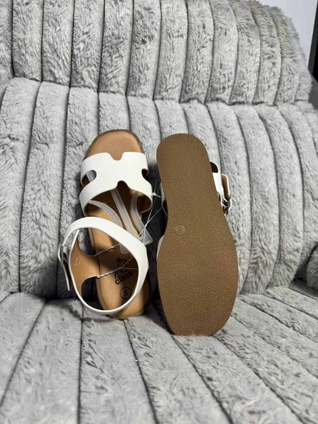 Cat & Jack White H-Strap Sandals Size 5 - photo 4