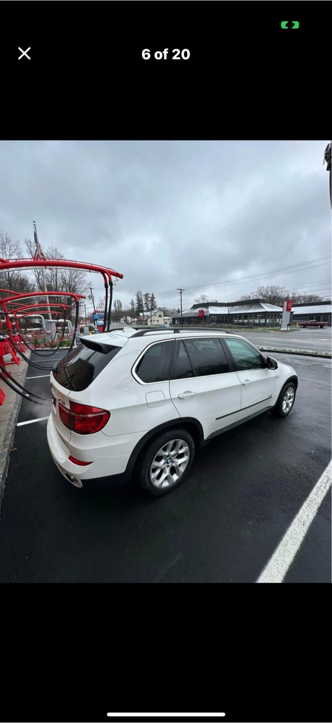 White BMW X5 - photo 3