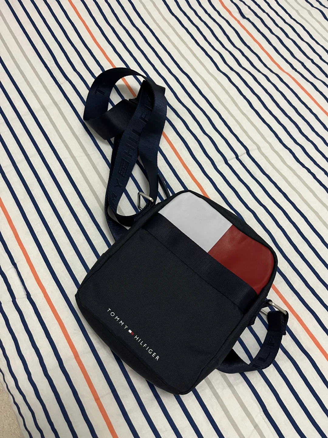 Tommy Hilfiger Crossbody Bag