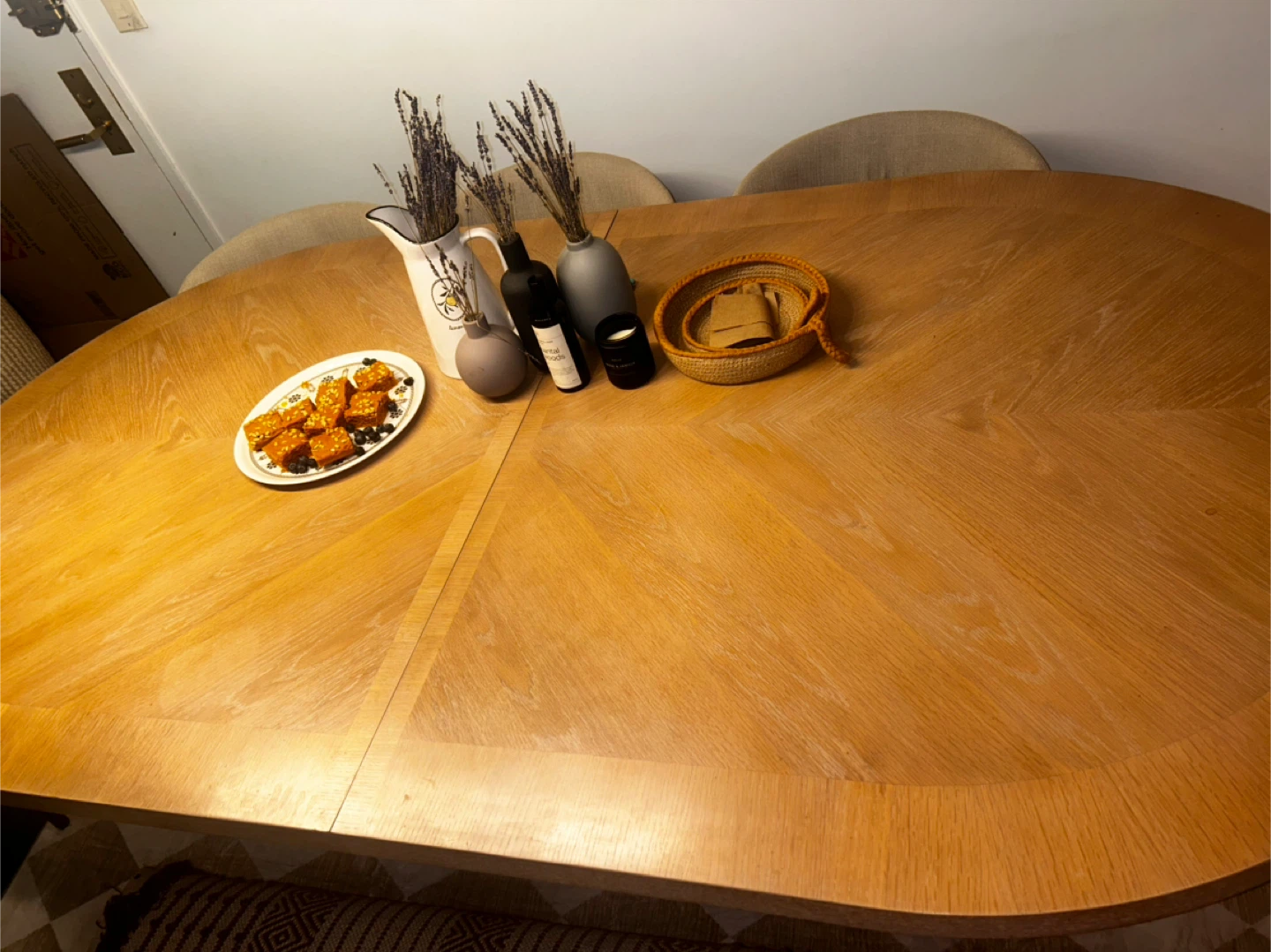 🥕 Fluted Pedestal Dining Table - Natural Oak- extendable - photo 4