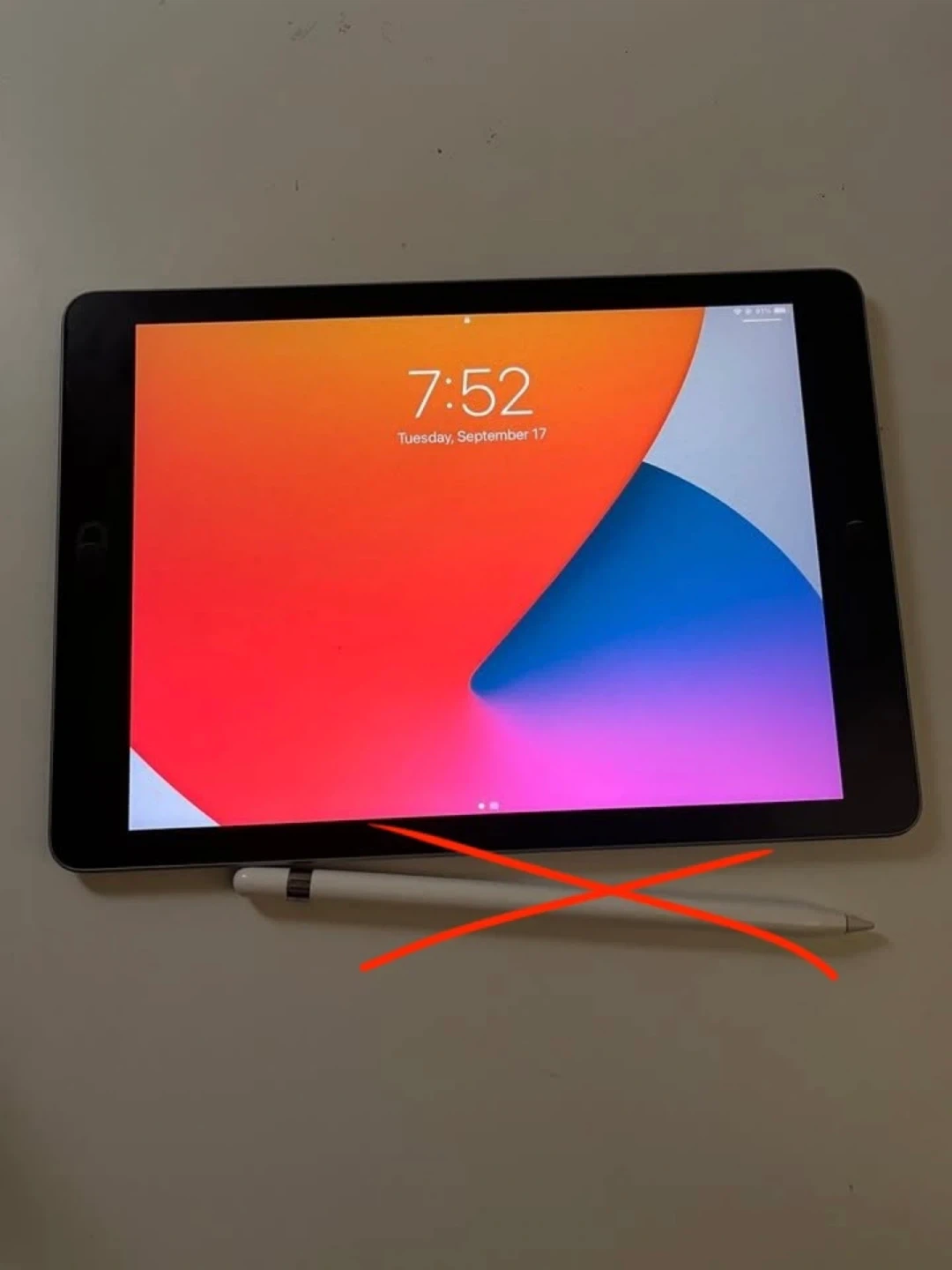 Apple iPad (6th Gen) Wi-Fi 32GB Space Gray