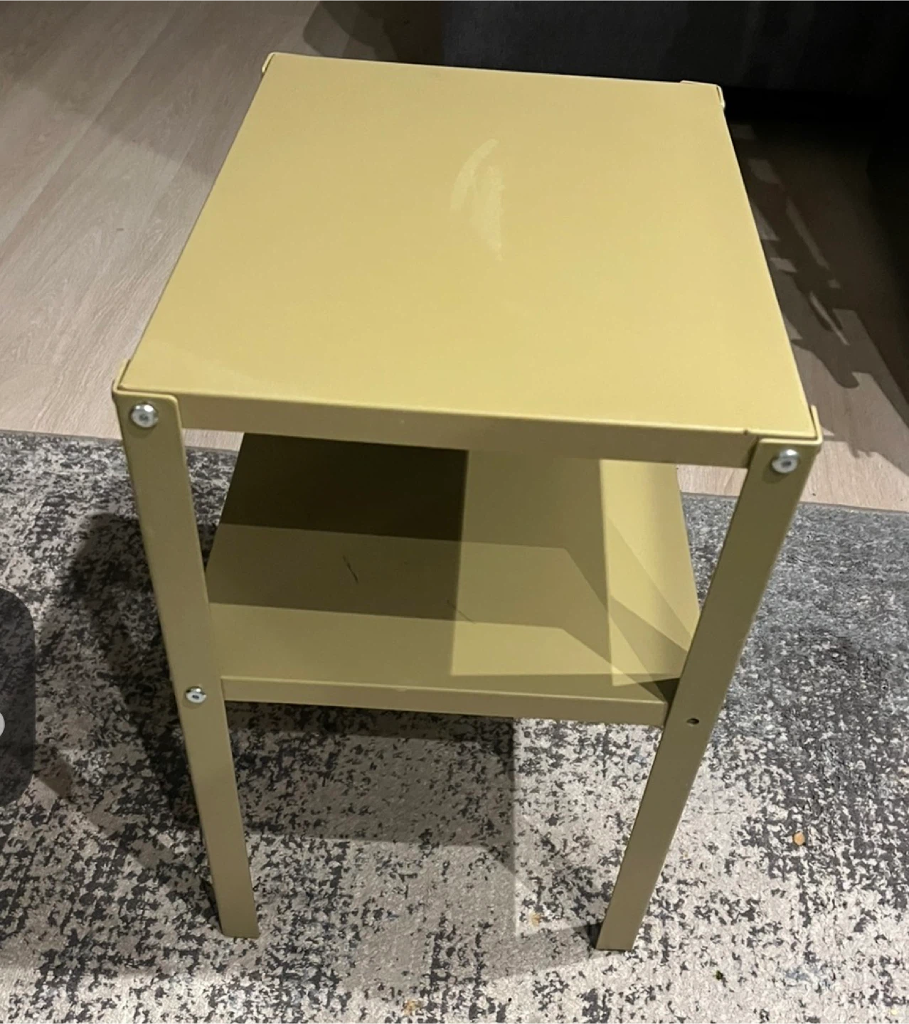 Free 2-Tier Accent Table 🥕 - photo 5