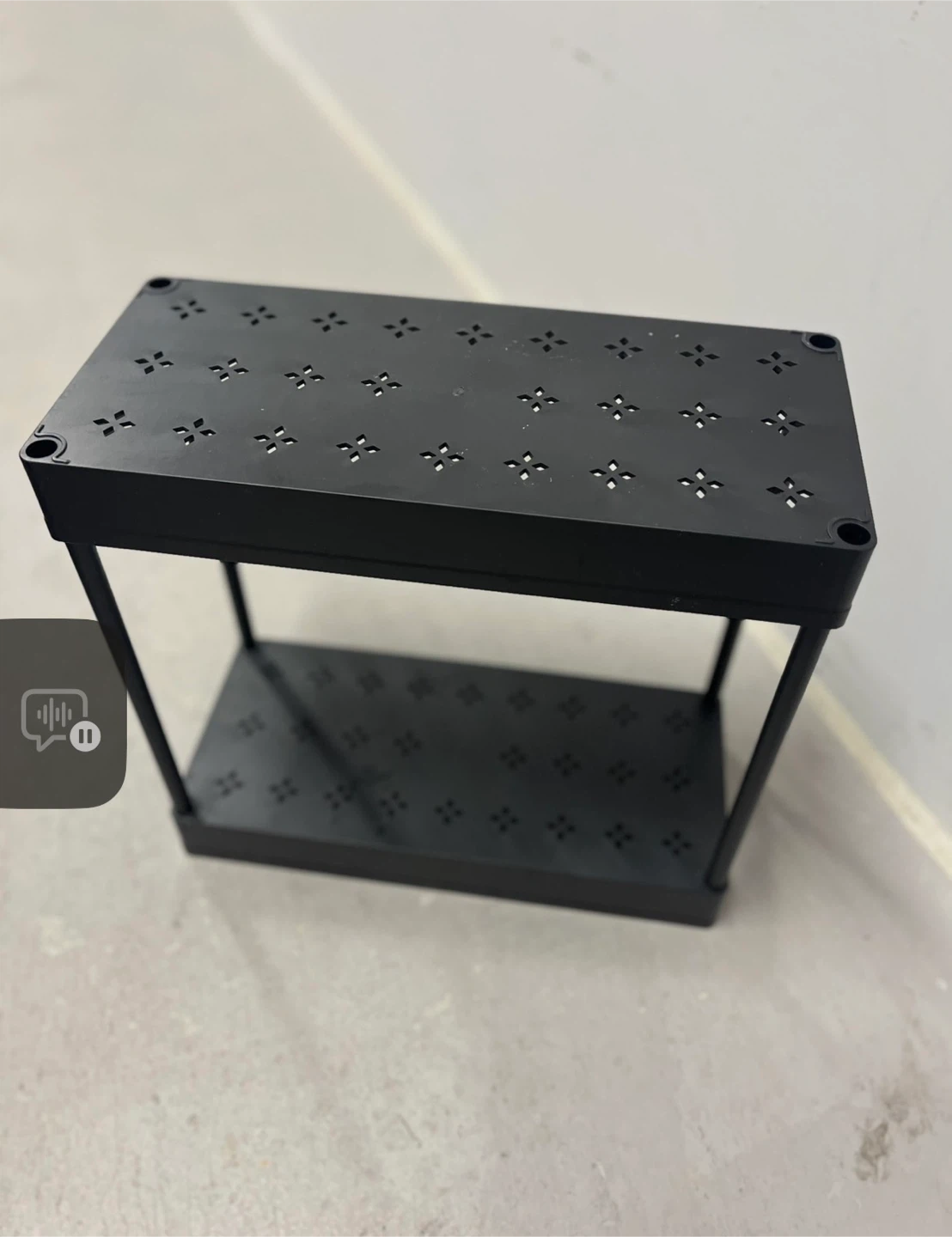Free 2-Tier Accent Table 🥕 - photo 3