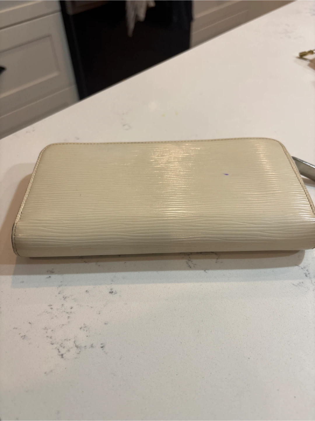 Louis Vuitton Epi Leather Zipped Wallet - photo 2