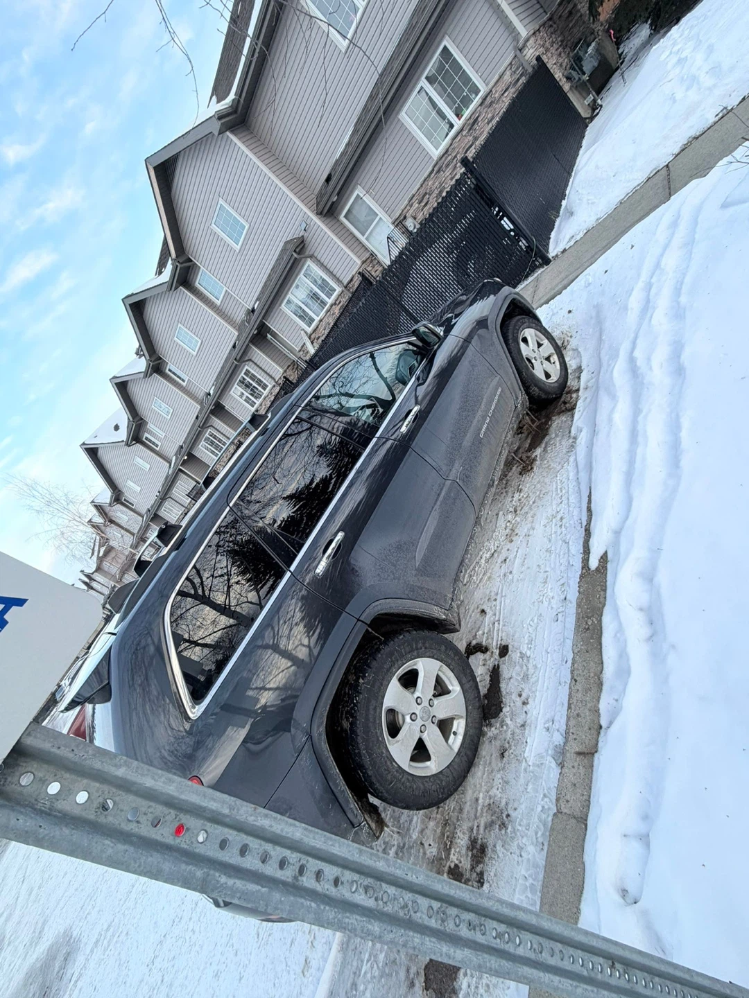 Jeep Grand Cherokee Limited 4x4 SUV - photo 2