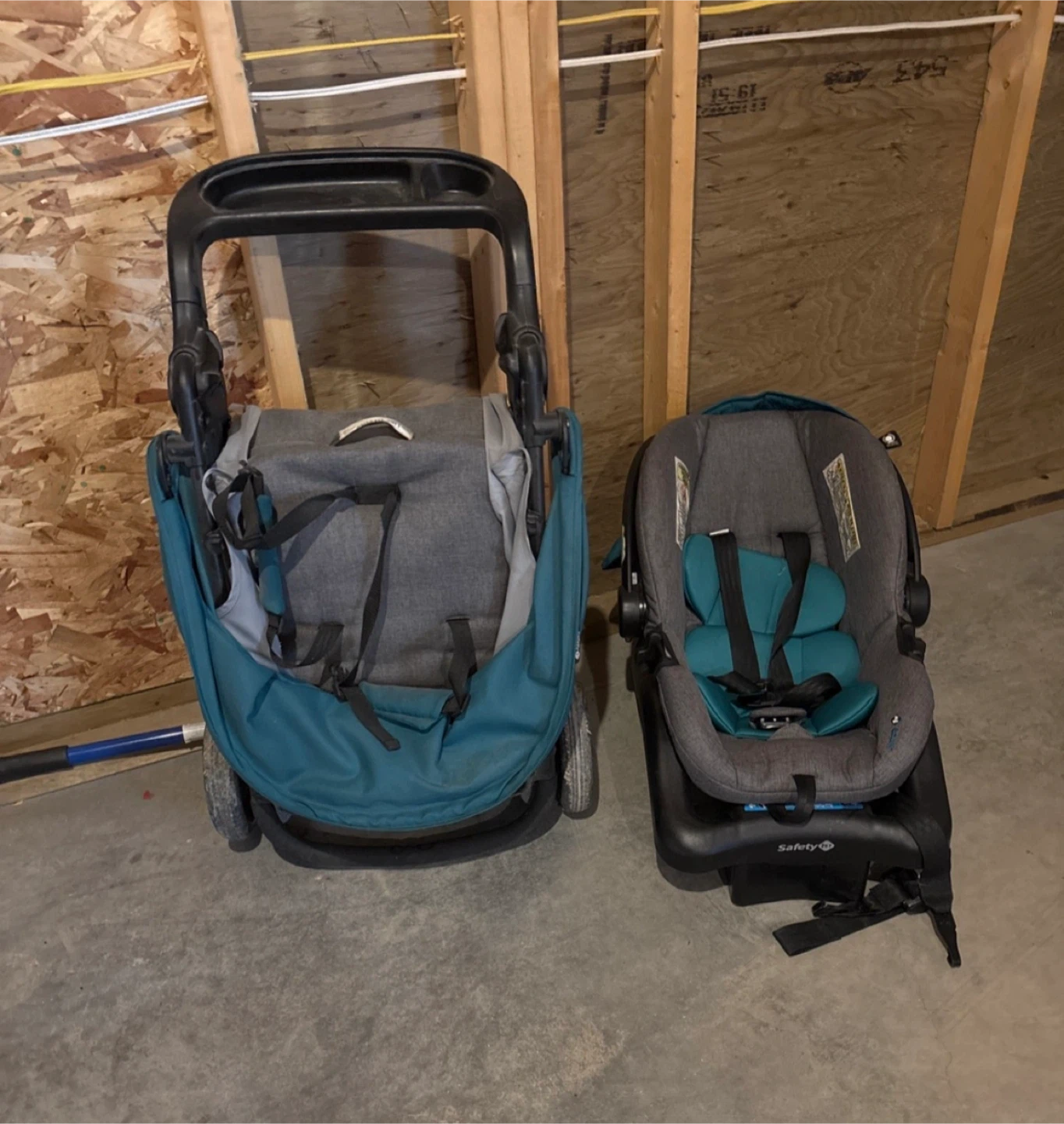 Safety 1st Car Seat and Stroller Travel System