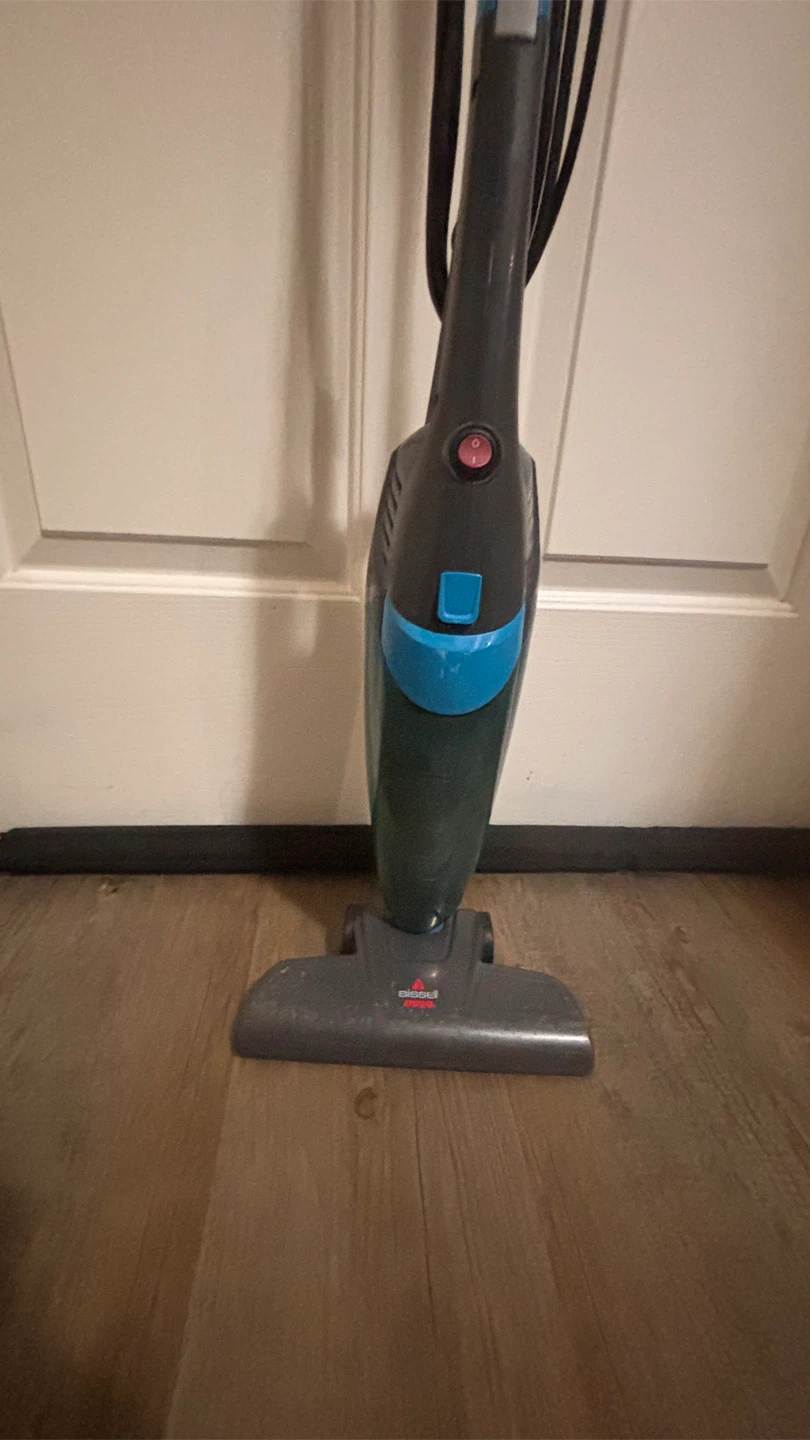 Bissell Stick Vacuum 🥕 - photo 2