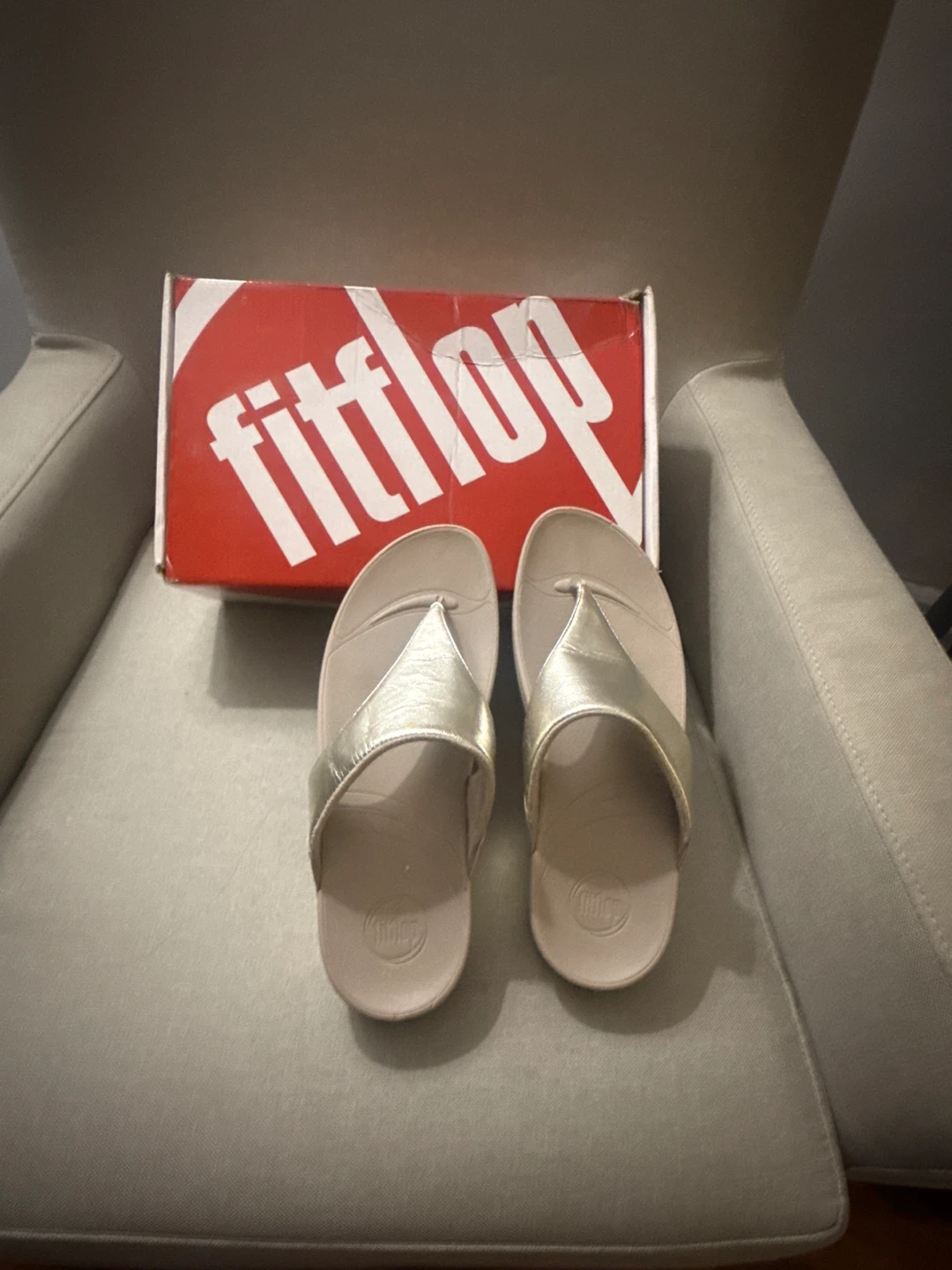 FitFlop Gold Thong Sandals 🥕 (Thrifty Pick)