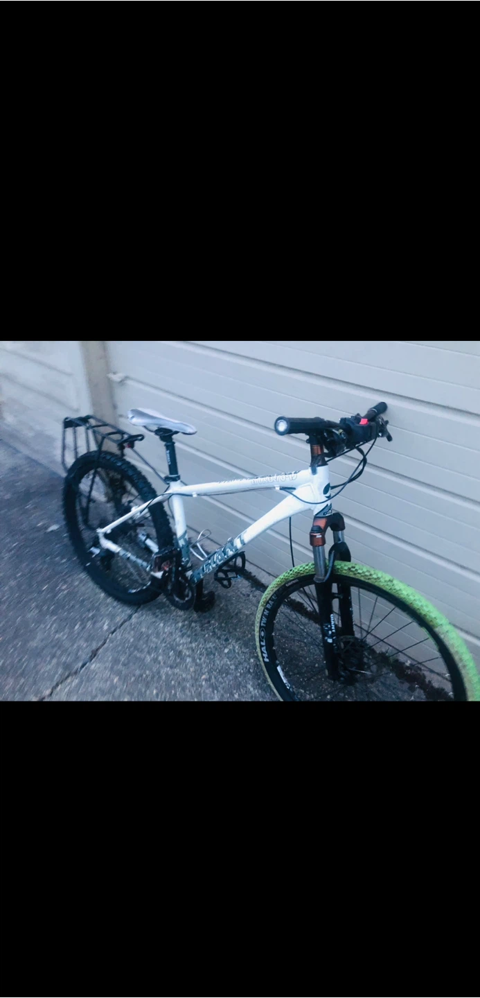 Giant down hill hard tail bike