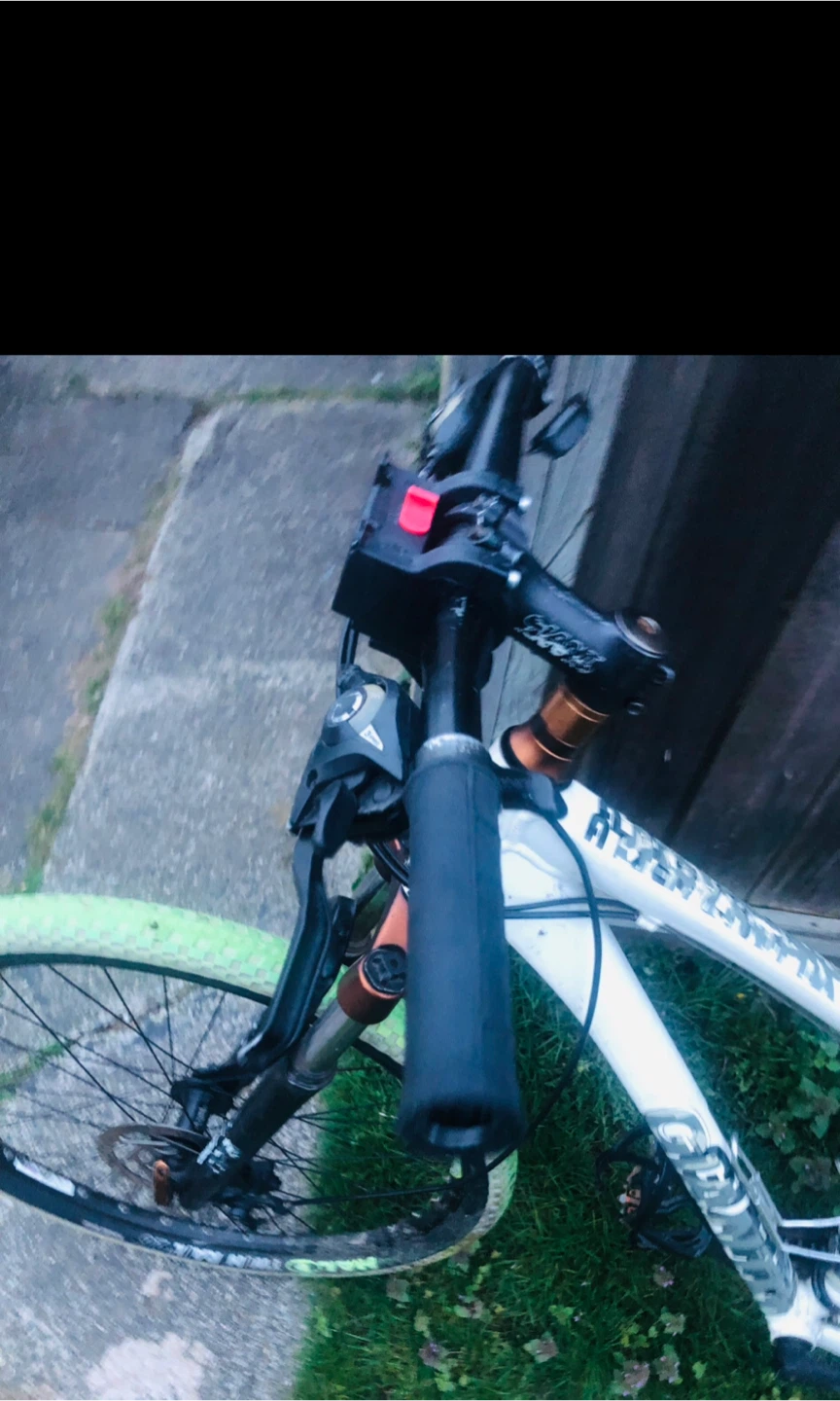 Giant down hill hard tail bike - photo 3