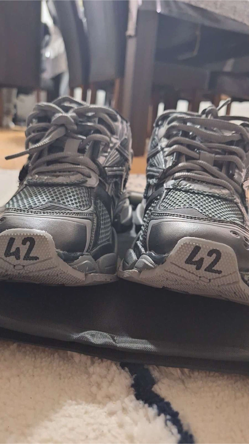 Balenciaga Runner Sneakers Size 42 Grey - photo 5