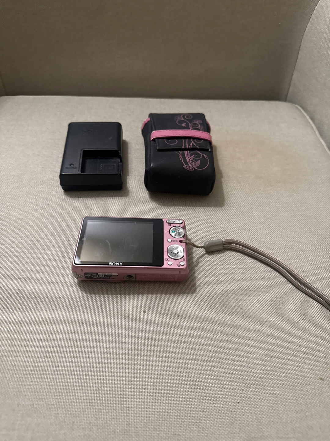 Sony Cyber-shot Pink Digital Camera 🥕 - photo 2