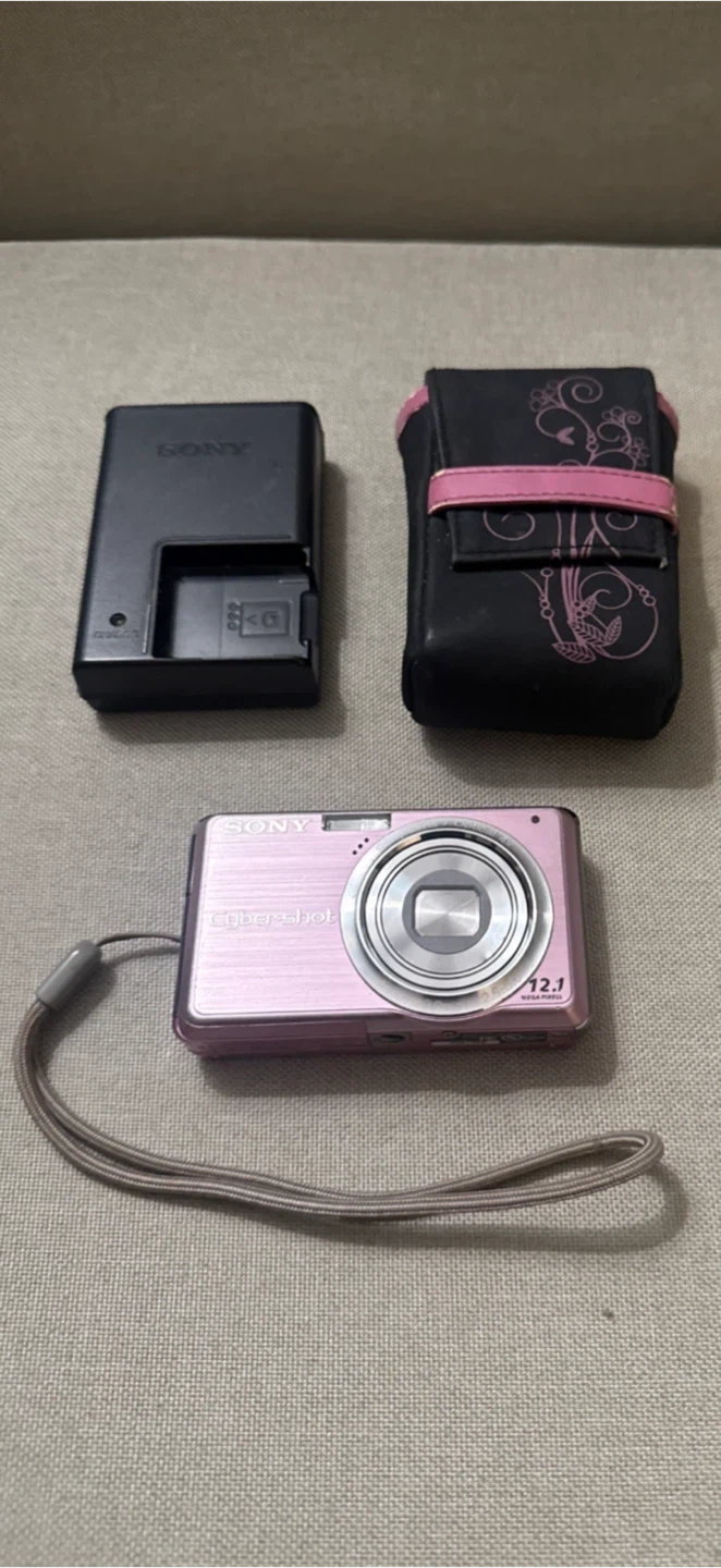 Sony Cyber-shot Pink Digital Camera 🥕