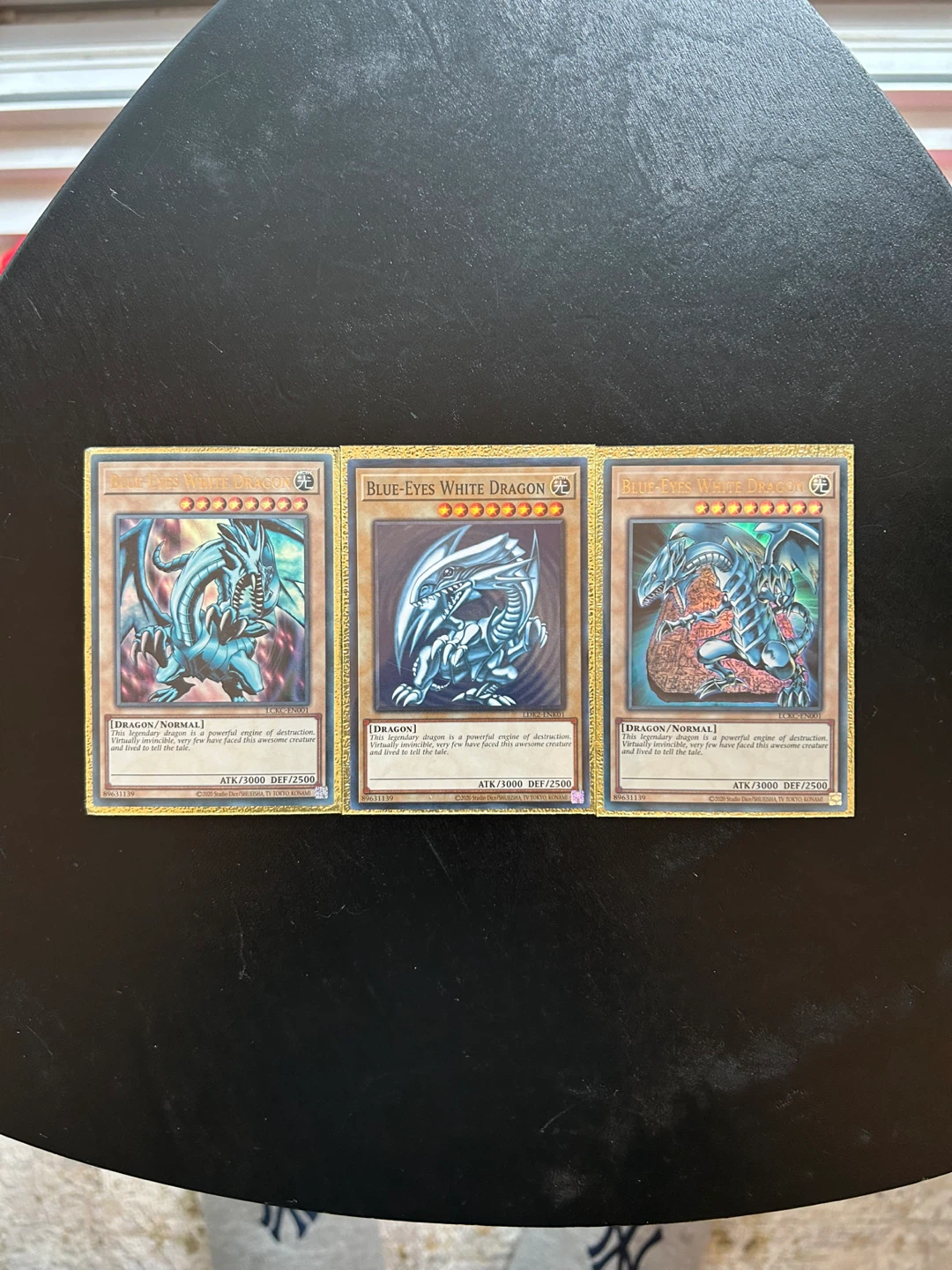 Yu-Gi-Oh! Blue-Eyes White Dragon Card Lot - photo 2