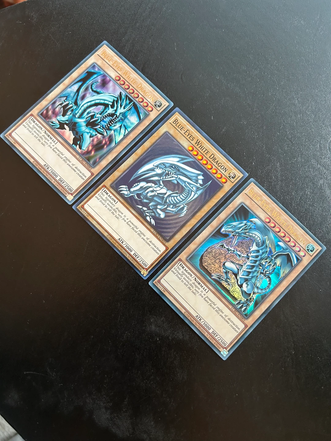 Yu-Gi-Oh! Blue-Eyes White Dragon Card Lot - photo 3