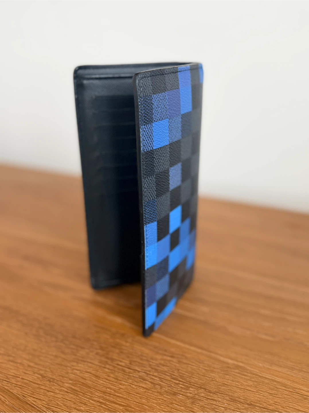 Louis Vuitton Brazza Wallet - photo 2