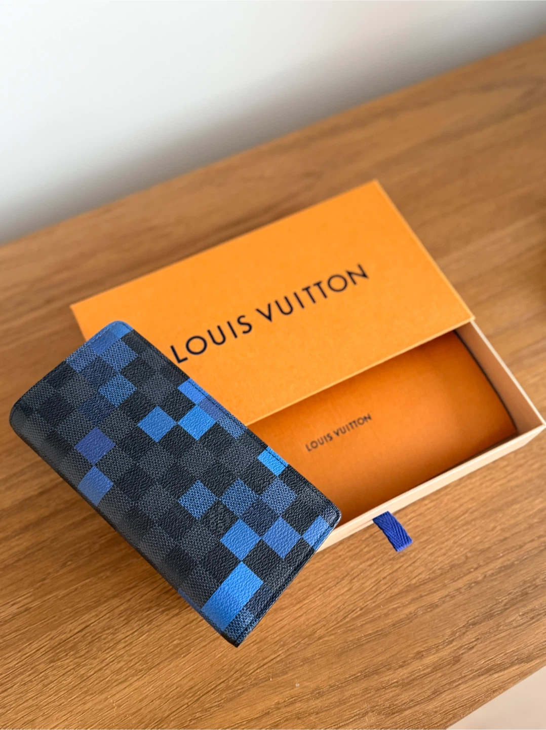 Louis Vuitton Brazza Wallet - photo 3