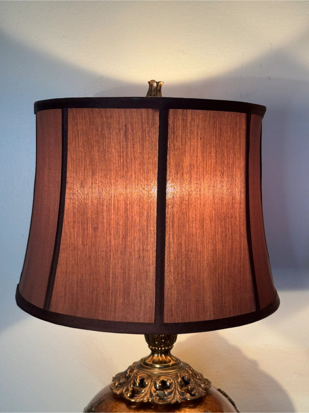 Pair of Vintage Brass Ornate Table Lamps - photo 5