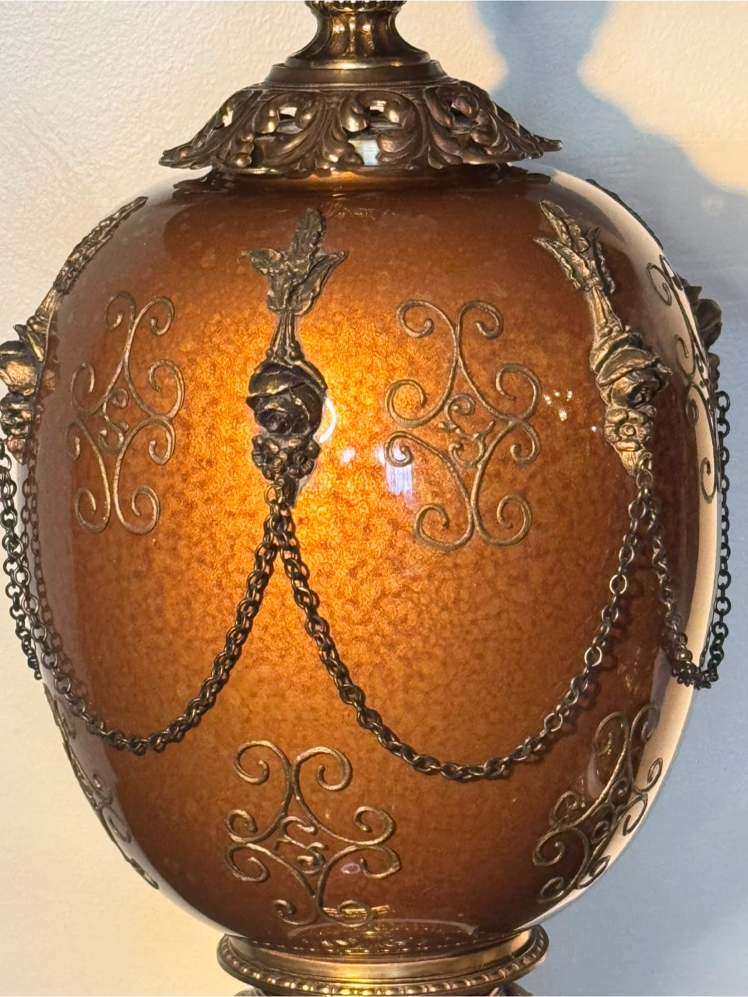 Pair of Vintage Brass Ornate Table Lamps - photo 3