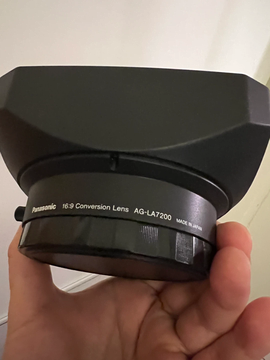 Panasonic 16:9 Conversion Lens AG-LA7200 - photo 4