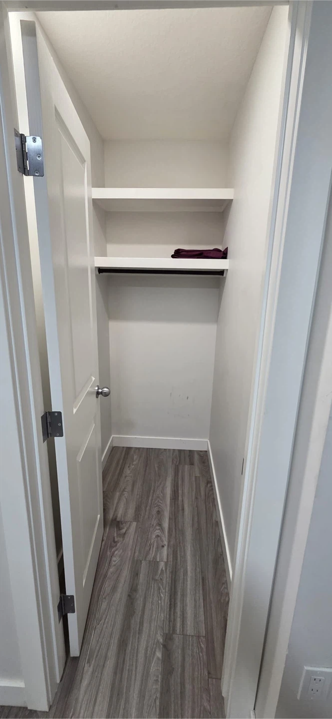 Private room available for females in a sharing basement - photo 2