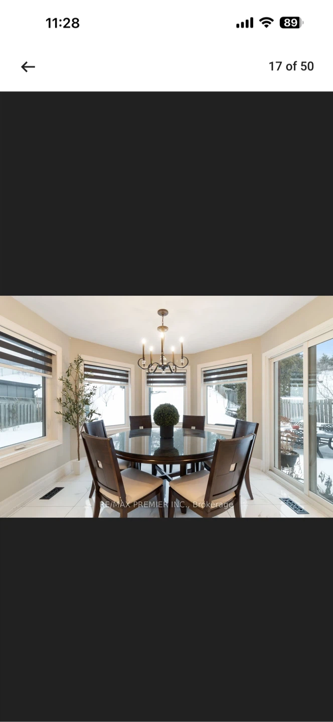 Round Dining Table with 6 Chairs