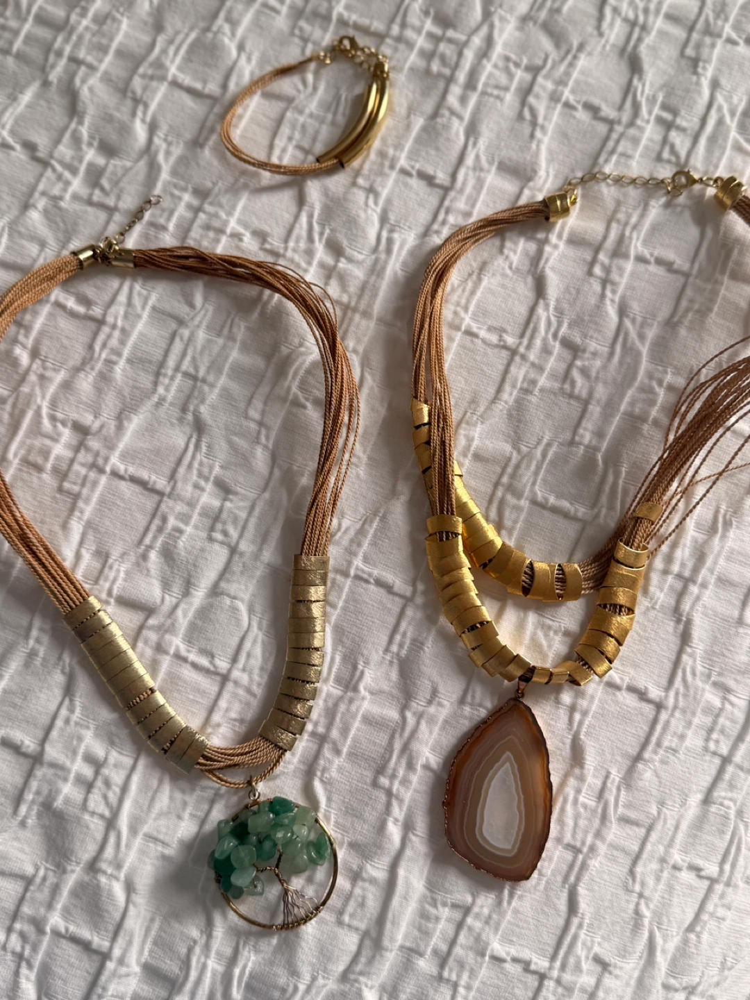 Set of 3 Gold Tone Necklaces & Bracelet - photo 3