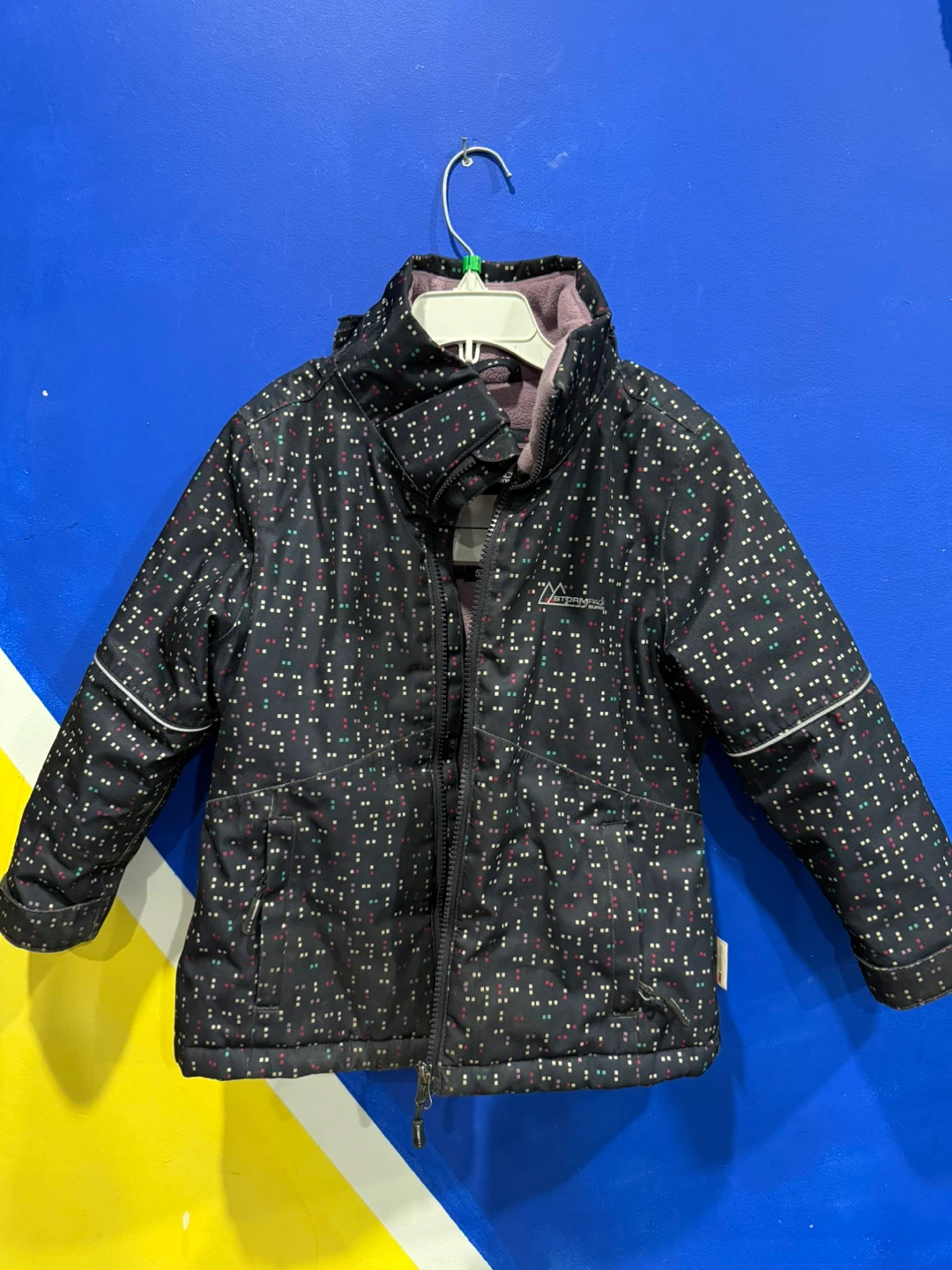 Stormberg Girls' Winter Jacket Size 5&6 - photo 2