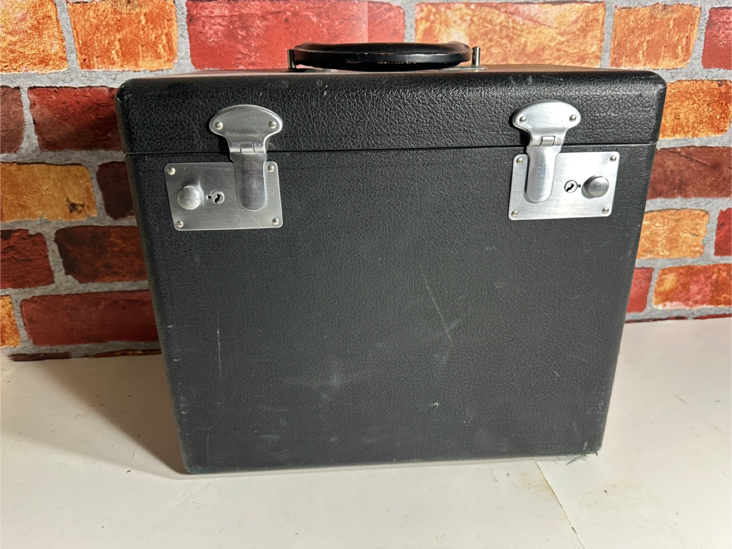 Vintage Singer 221 Featherweight Sewing Machine With Case - photo 5