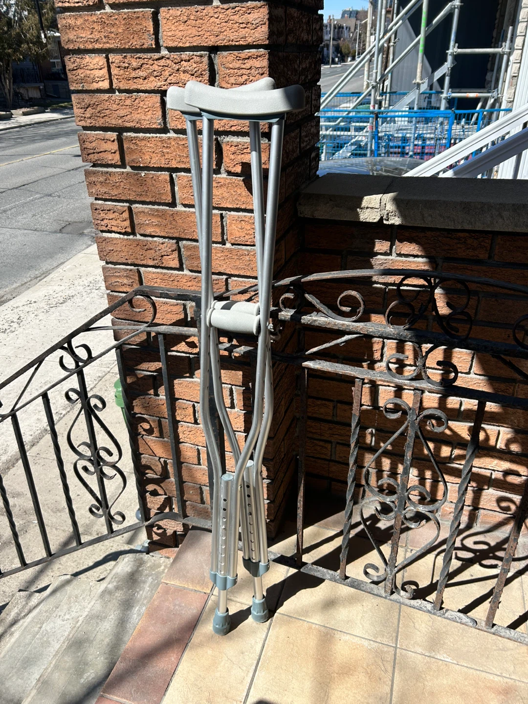 Adjustable Aluminum Crutches