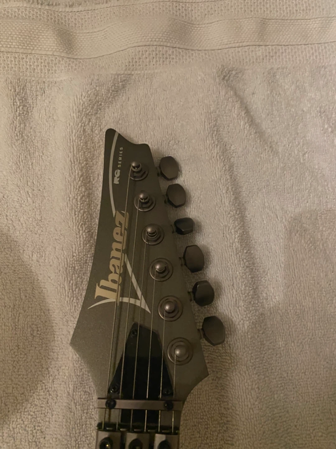 Ibanez RGEX1 Electric Guitar w/ Accessories - photo 4