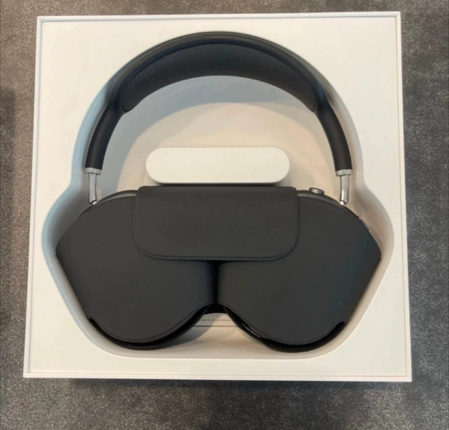 Brand New Apple AirPods Max (USB-C) - Midnight - photo 2
