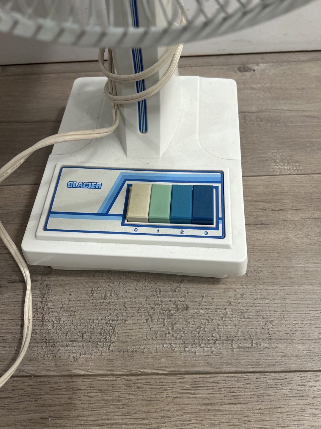 Glacier White & Blue Table Fan - photo 4