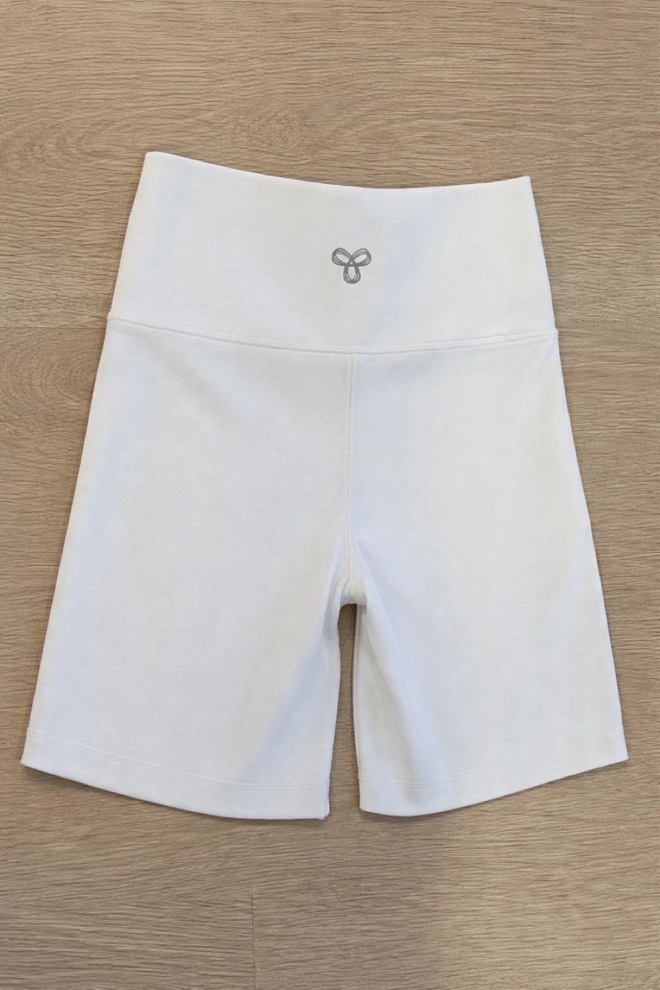 TNA Aritzia White Biker Shorts Size S - photo 2