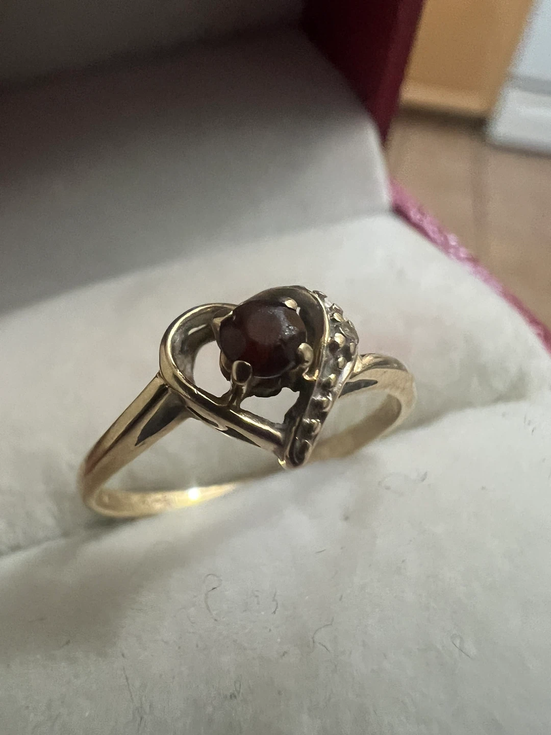 10K Gold Garnet Heart Ring with diamonds - photo 2