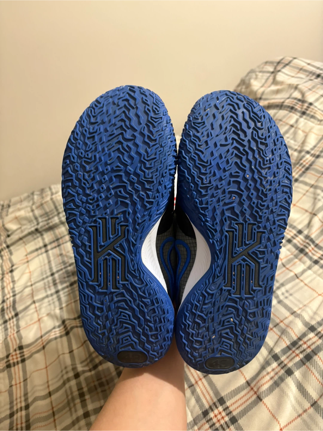 Size: 9.5 / “Kyrie Low 4 TB” / See the last pic. - photo 4