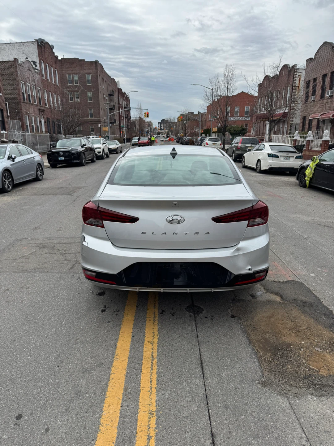 Silver Hyundai Elantra Sedan - photo 4