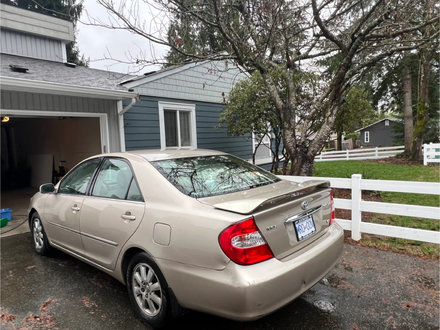 Toyota Camry XLE Sedan V6 - photo 3
