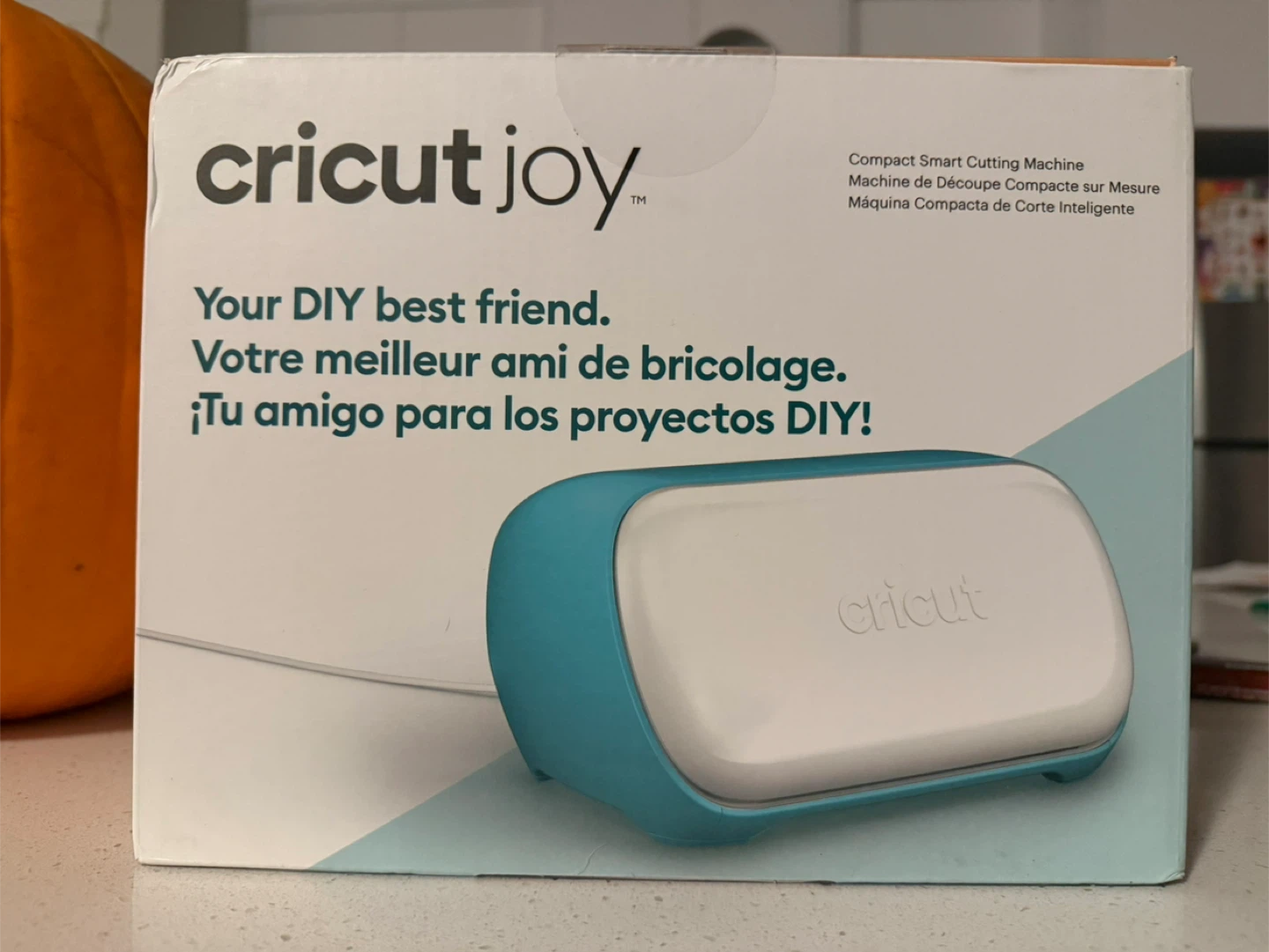 Cricut Joy Cutting Machine with Accessories BNIB